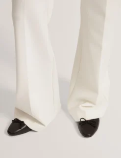 Ballerinas aus weichem Leder mit Schleife