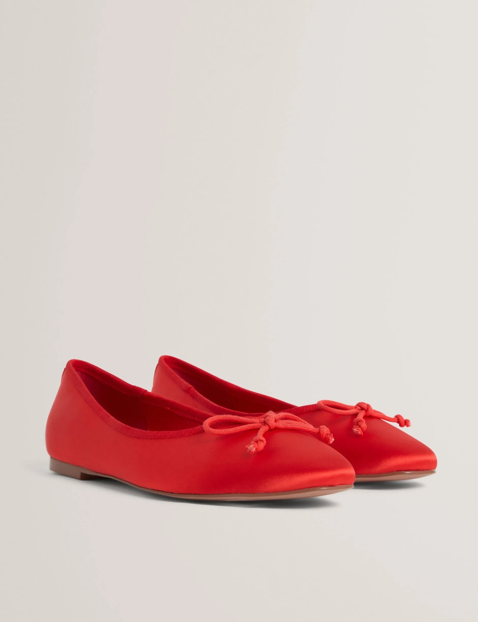 Ballerinas mit Satinschleife