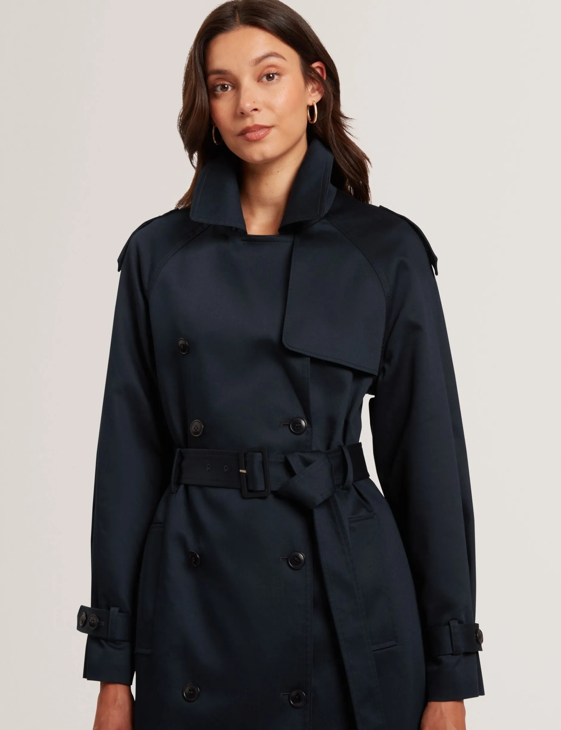 Baumwoll-Midi-Trenchcoat mit Gürtel