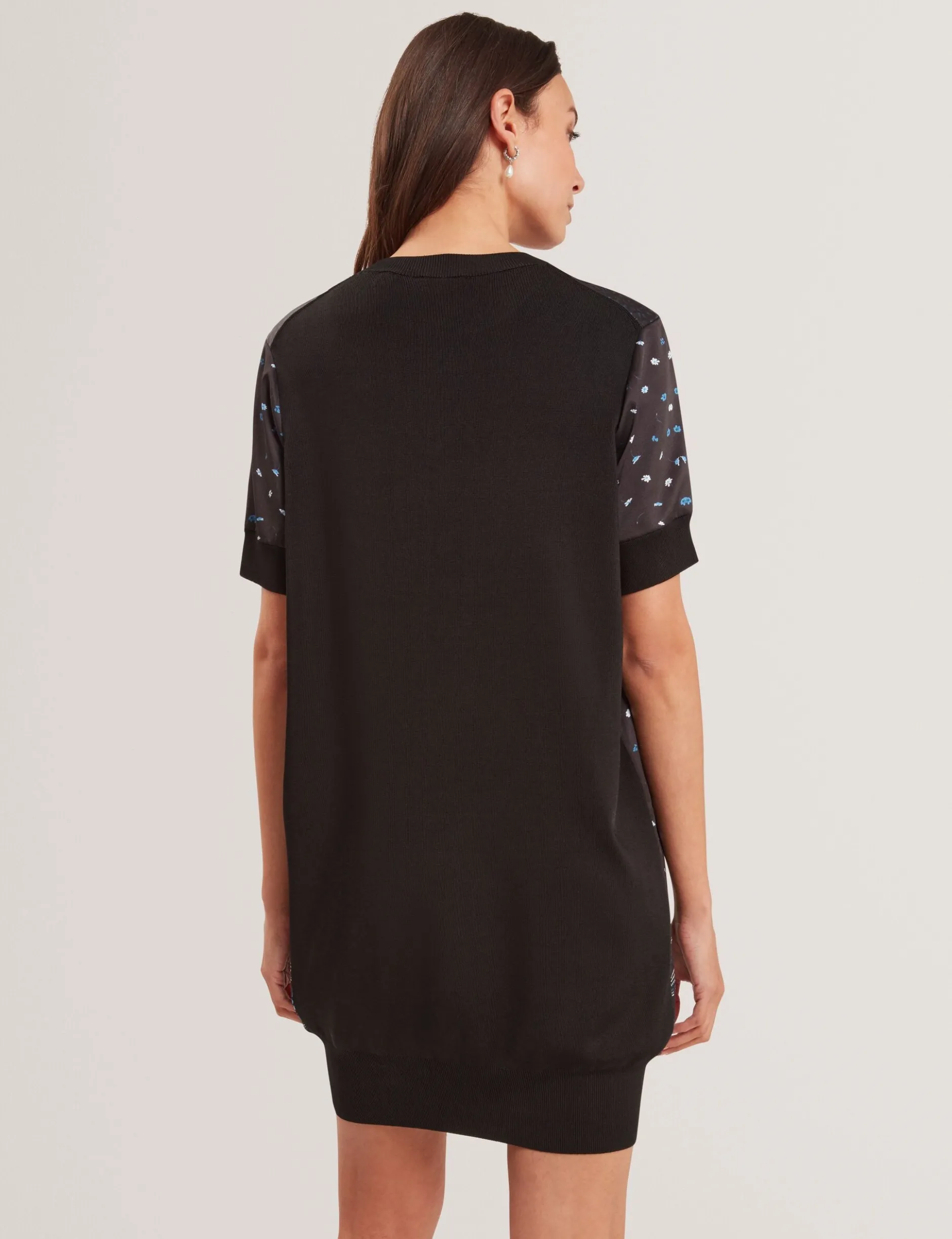 Blaues, kastenförmiges Strickkleid mit Schalmuster
