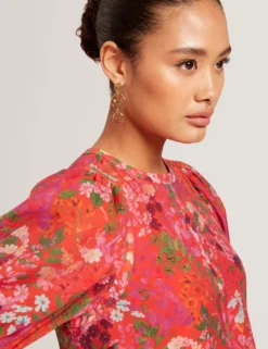 Bluse mit Blütenmuster und Puffärmeln