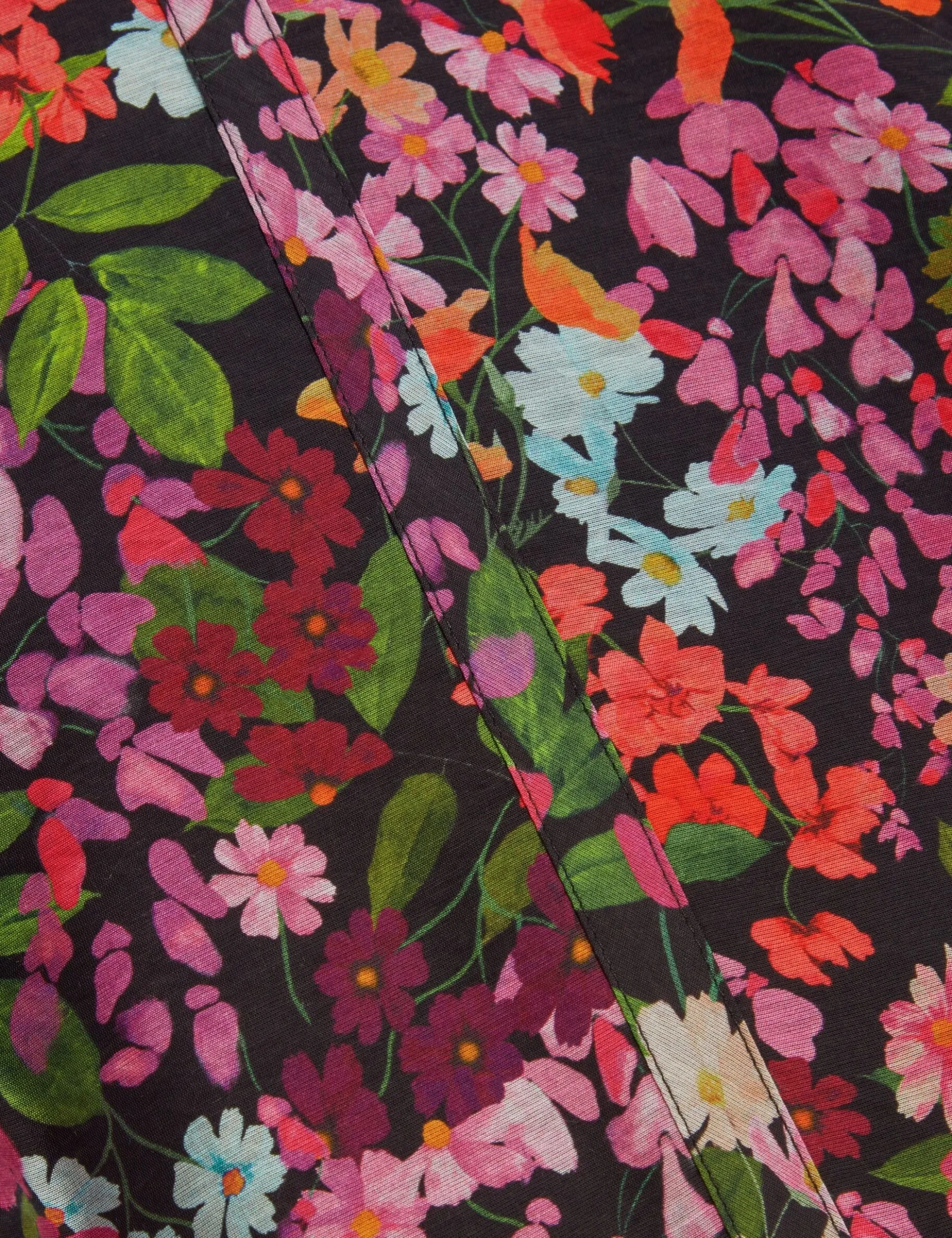 Bluse mit Blütenmuster und Puffärmeln