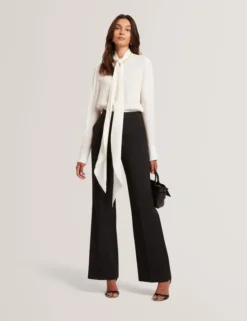Bluse mit Schleifenkragen und langen Ärmeln