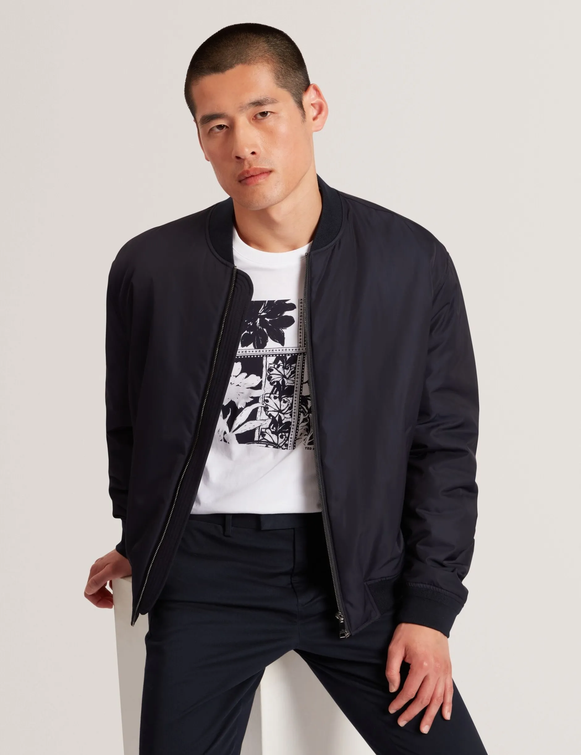 Botanisches Grafik-T-Shirt mit Rundhalsausschnitt