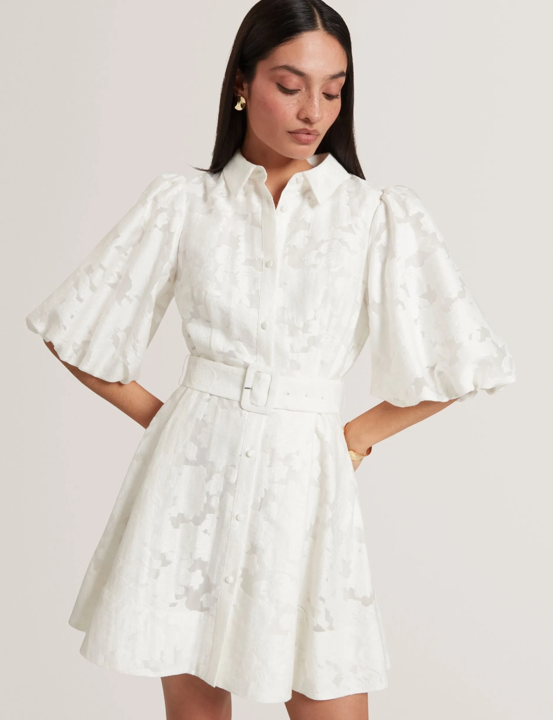 Burnout-Mini-Hemdblusenkleid mit Blumenmuster und Puffärmeln