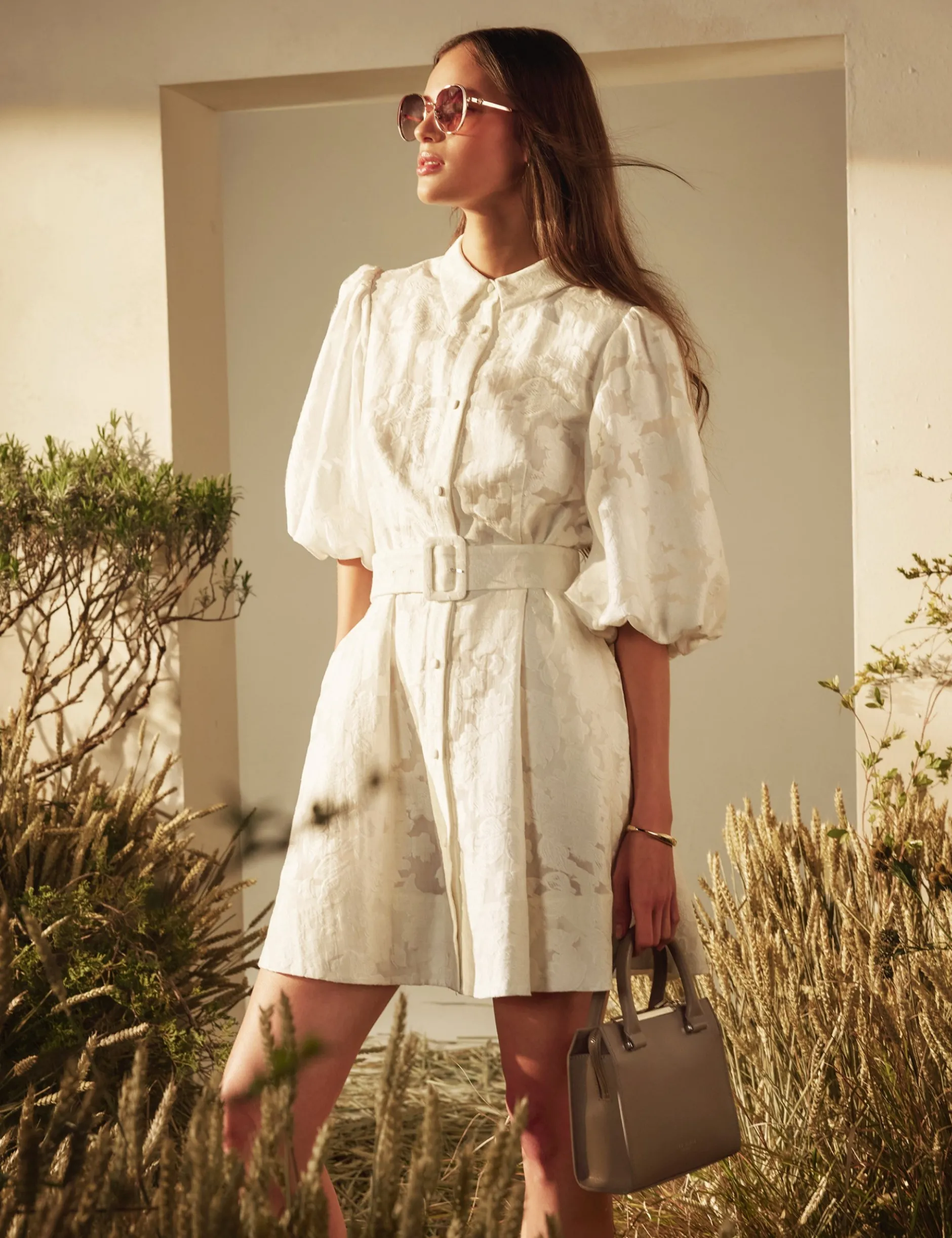 Burnout-Mini-Hemdblusenkleid mit Blumenmuster und Puffärmeln