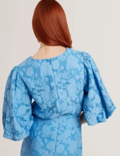 Burnout-Oberteil mit Blumenmuster und Puffärmeln