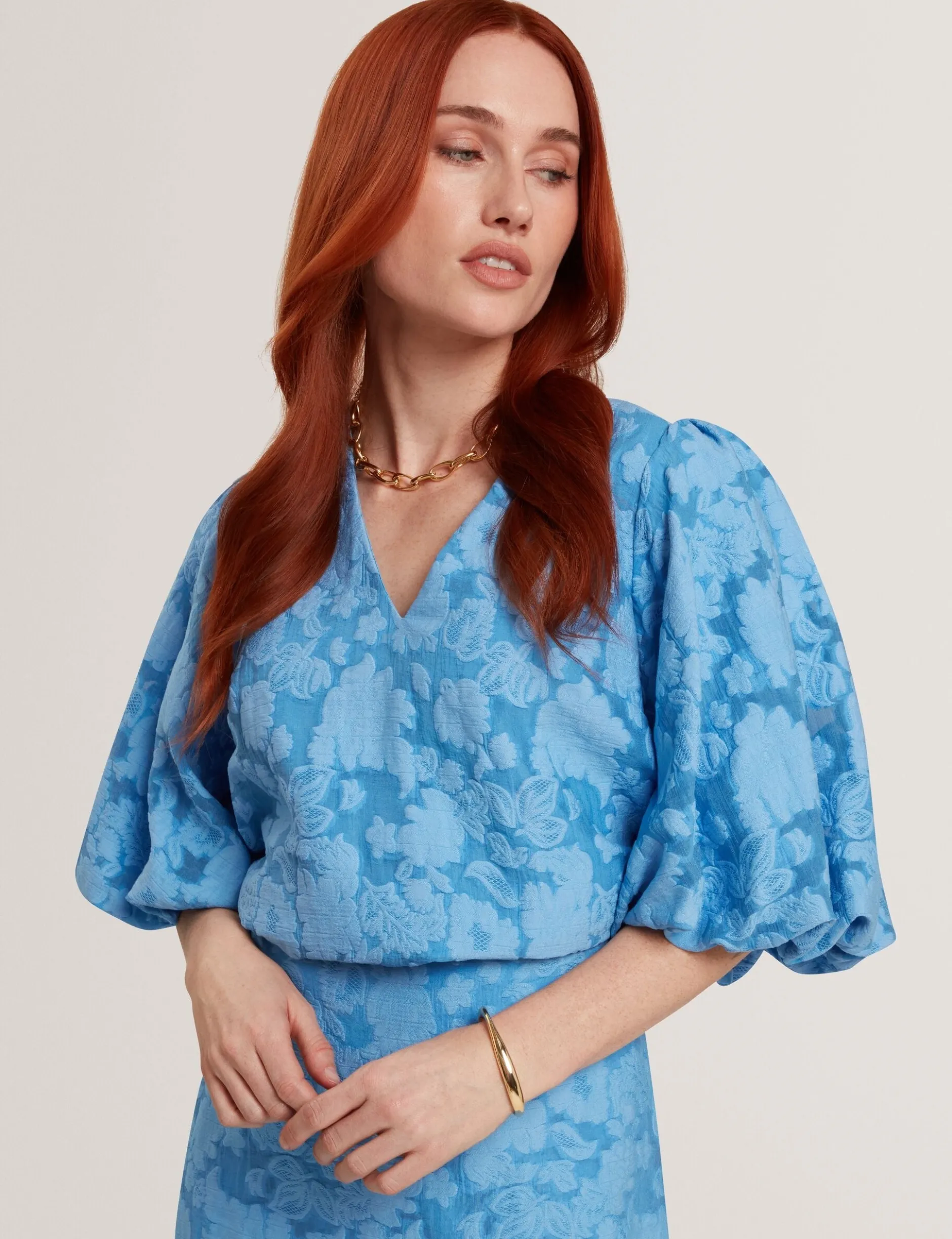 Burnout-Oberteil mit Blumenmuster und Puffärmeln