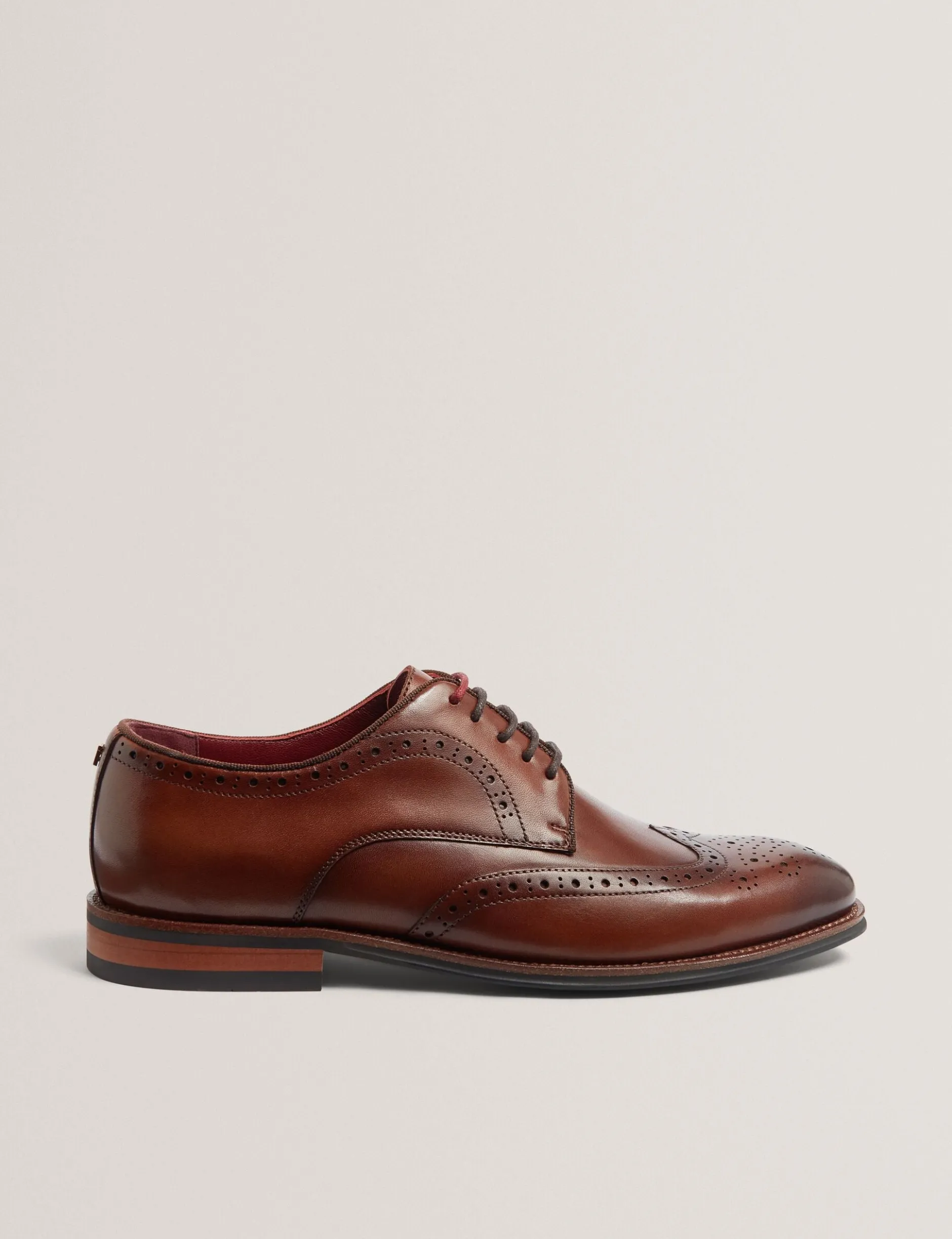 Derby-Brogue-Schuhe aus poliertem Leder