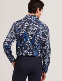 Elegantes Langarmhemd mit Ton-in-Ton-Blumenmuster