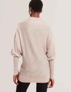 Feiner Merinowollpullover, lang geschnitten