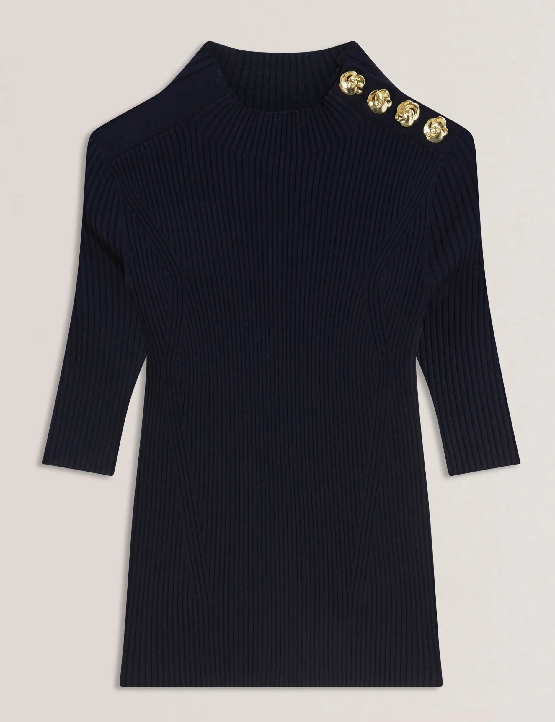 Figurbetontes Stricktop mit Rosenknopfdetails