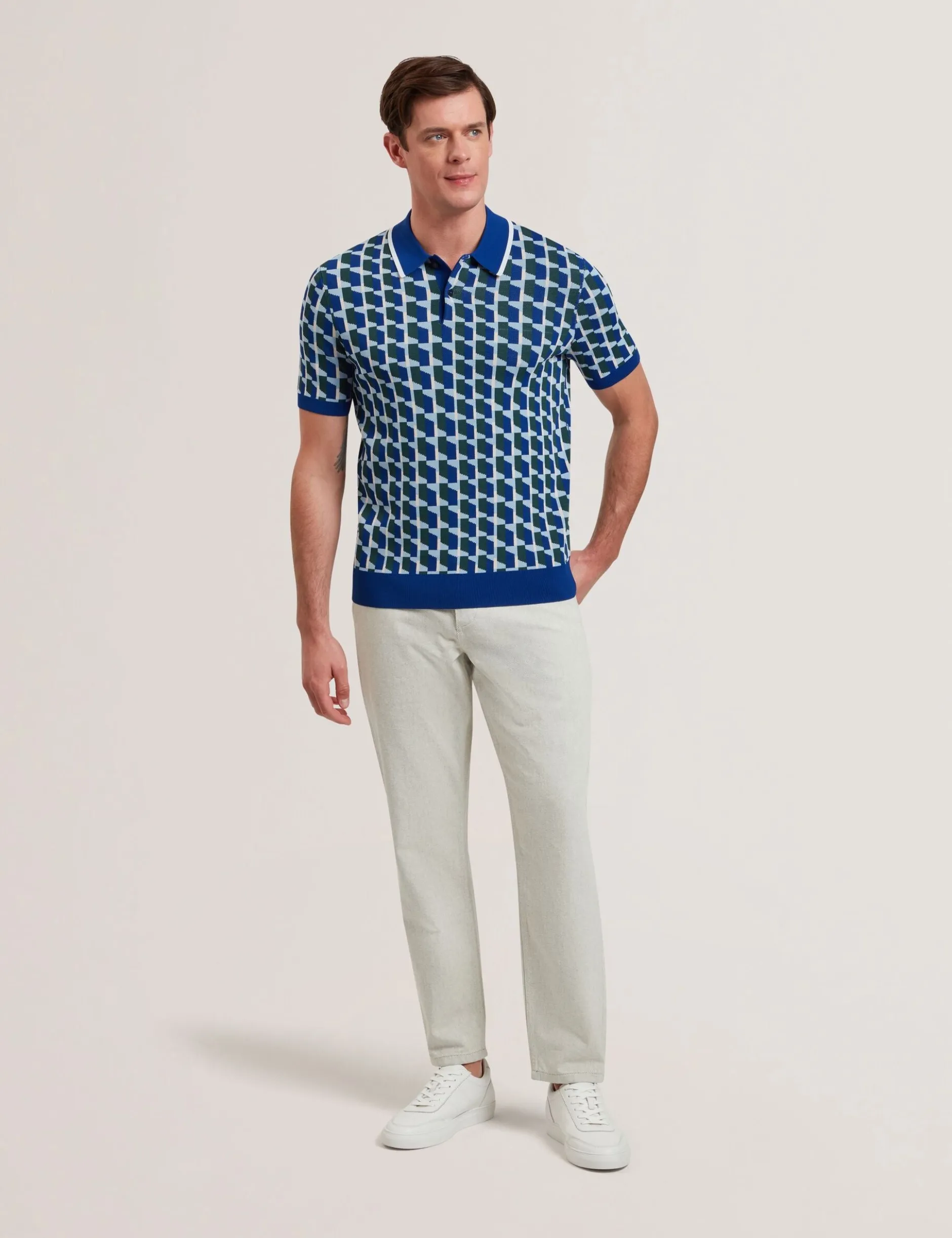 Geometrisches Strick-Poloshirt mit kurzen Ärmeln