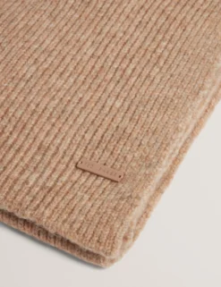 Gerippter Strickschal aus Wollmischung