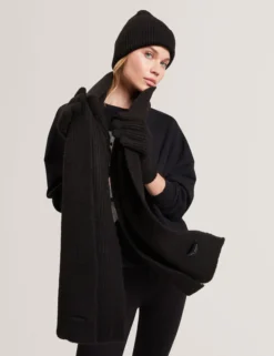 Gerippter Strickschal aus Wollmischung