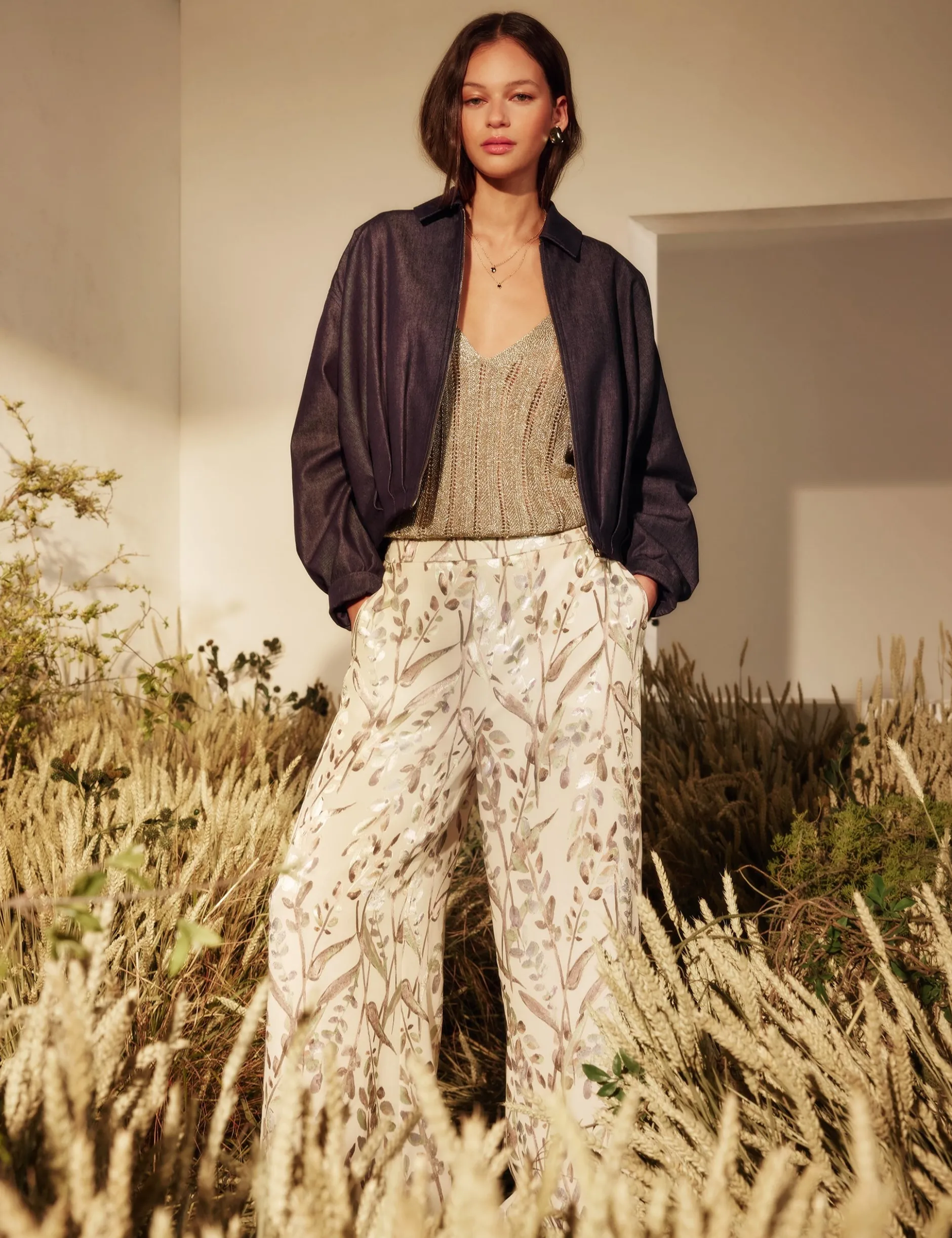 Jacquard-Hose mit weitem Bein und Blattmuster