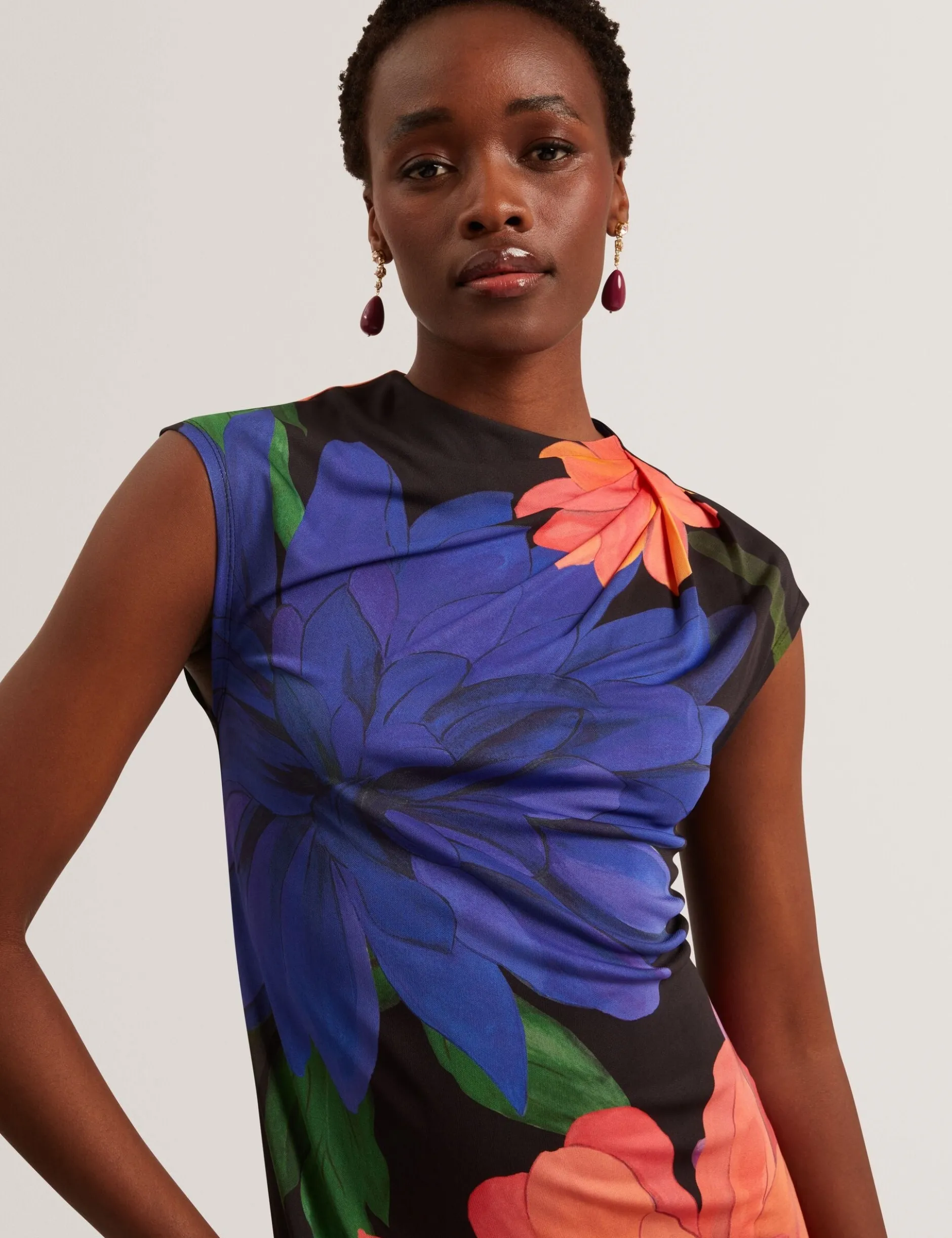 Jersey-Midikleid mit Dahlienmuster und drapiertem Kragen