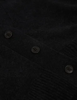 Kastenförmiger Strickcardigan aus Merinowolle mit V-Ausschnitt