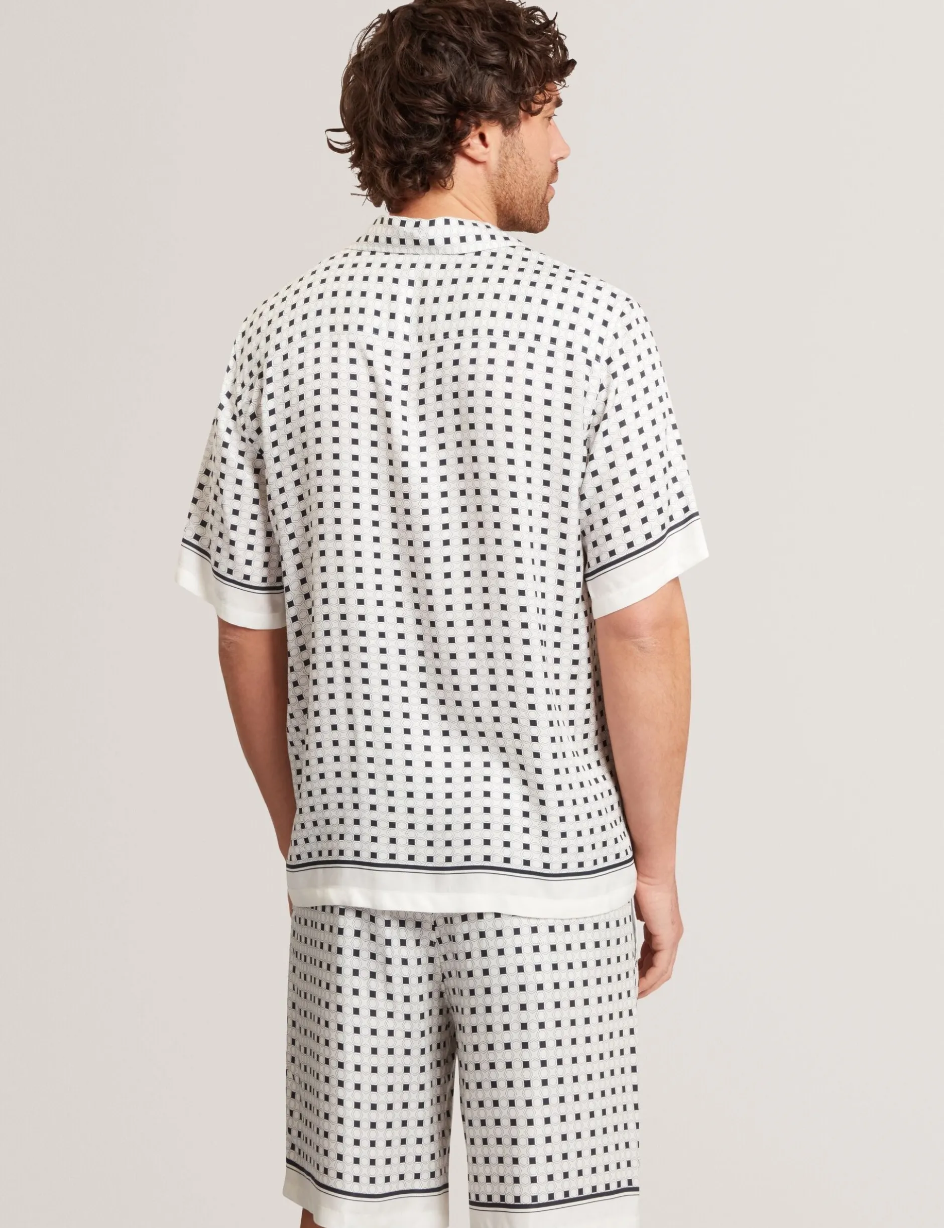 Kurzarmhemd mit Bordürenprint