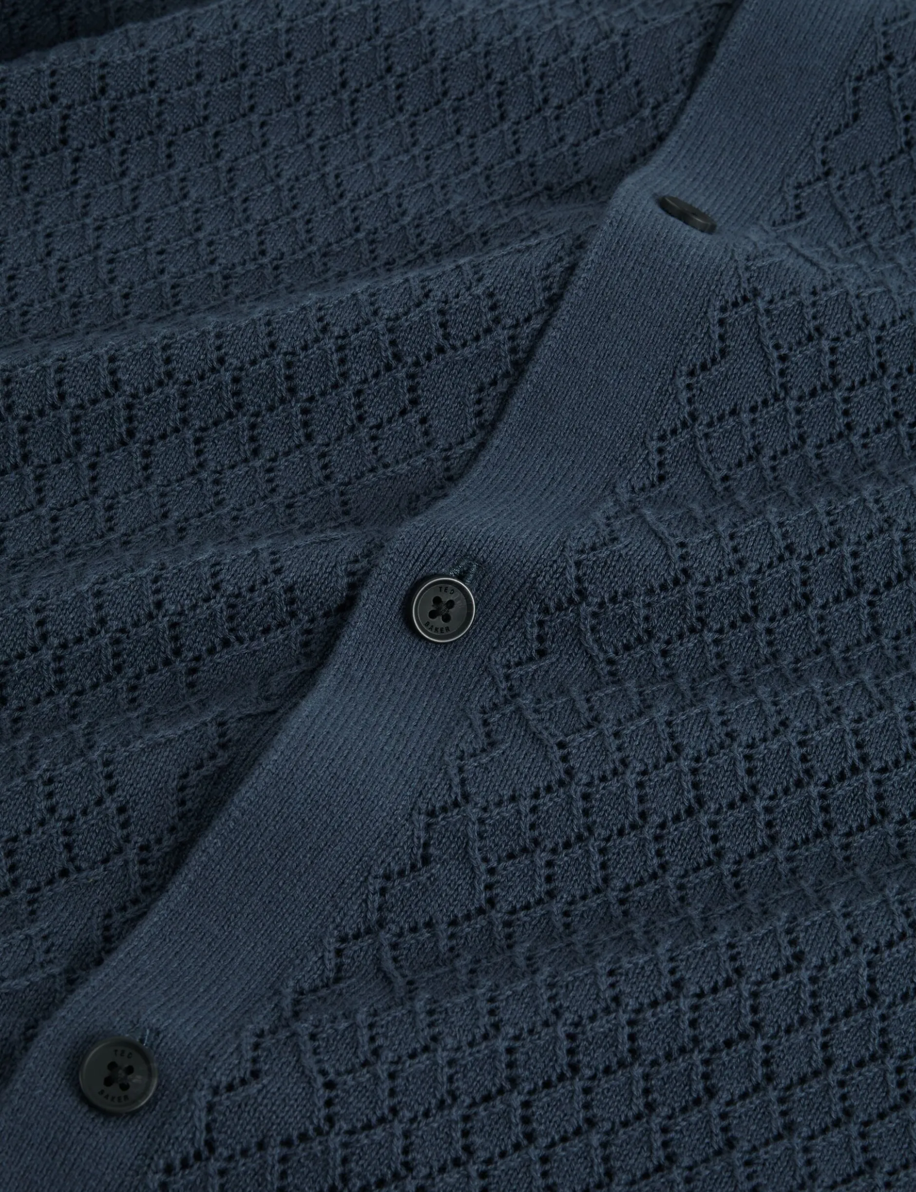 Kurzarmhemd mit Diamant-Häkelmuster
