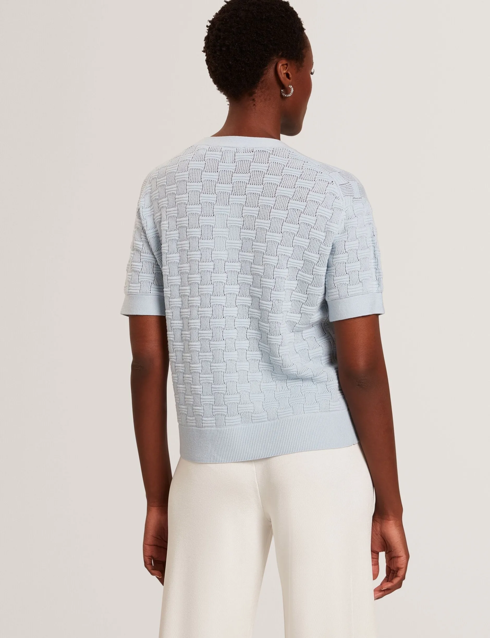 Kurzarm-Top aus strukturiertem Strickmaterial aus Seidenmischgewebe