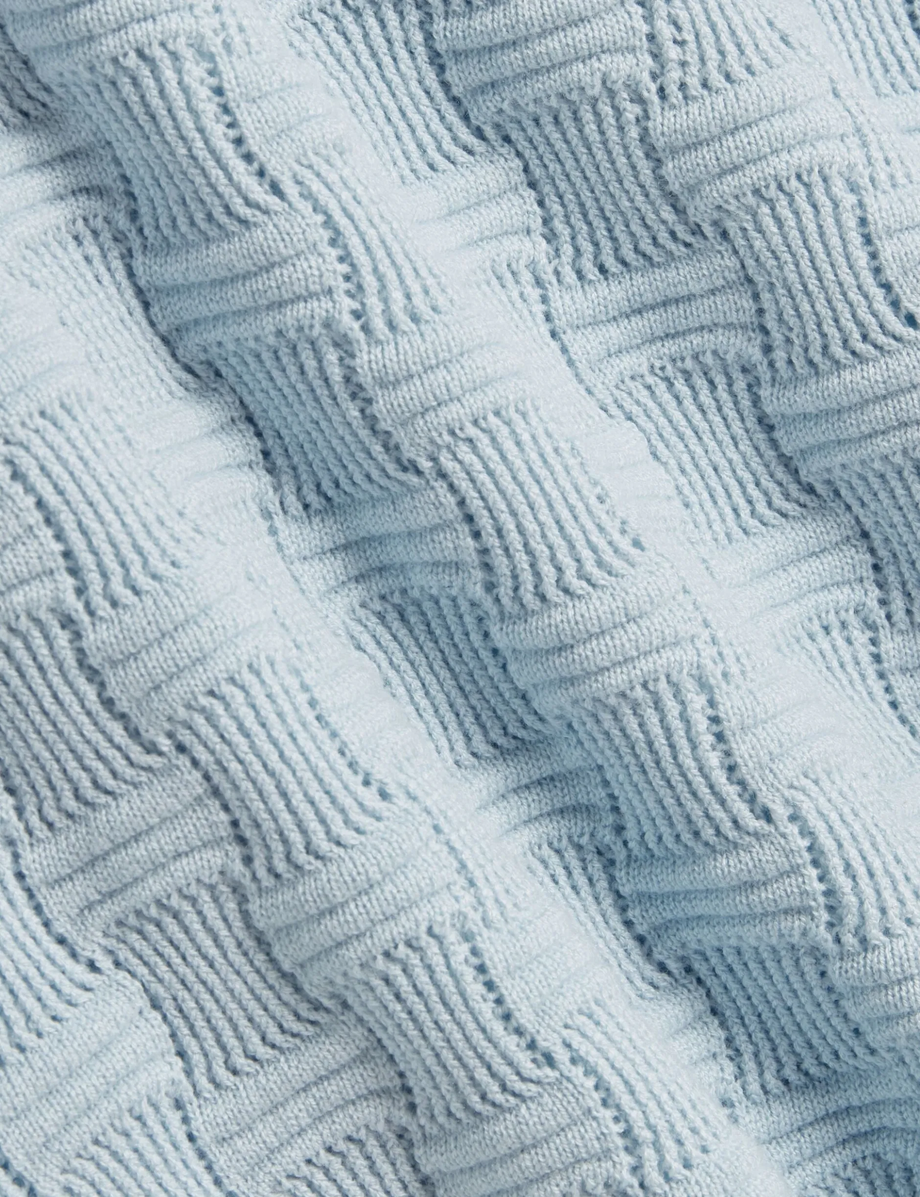 Kurzarm-Top aus strukturiertem Strickmaterial aus Seidenmischgewebe