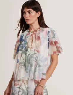 Kurzarm-Top mit Blumenmuster und Falten, Engelsmotiv