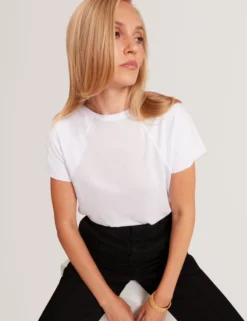 Kurzarm-T-Shirt mit gerafften Schultern