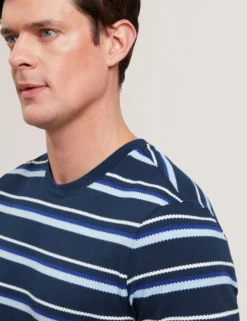 Kurzärmeliges, strukturiertes Streifen-T-Shirt