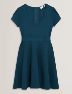 Kurzärmliges Strick-Minikleid