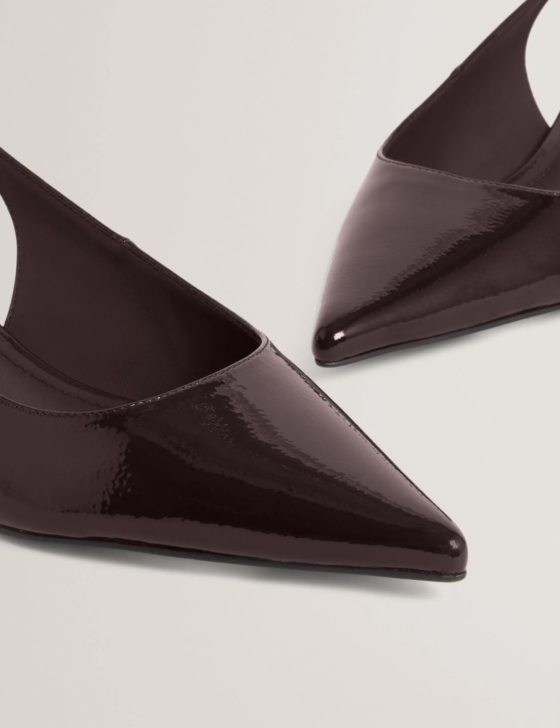 Lackleder-Slingback-Kitten-Heel-Schuhe