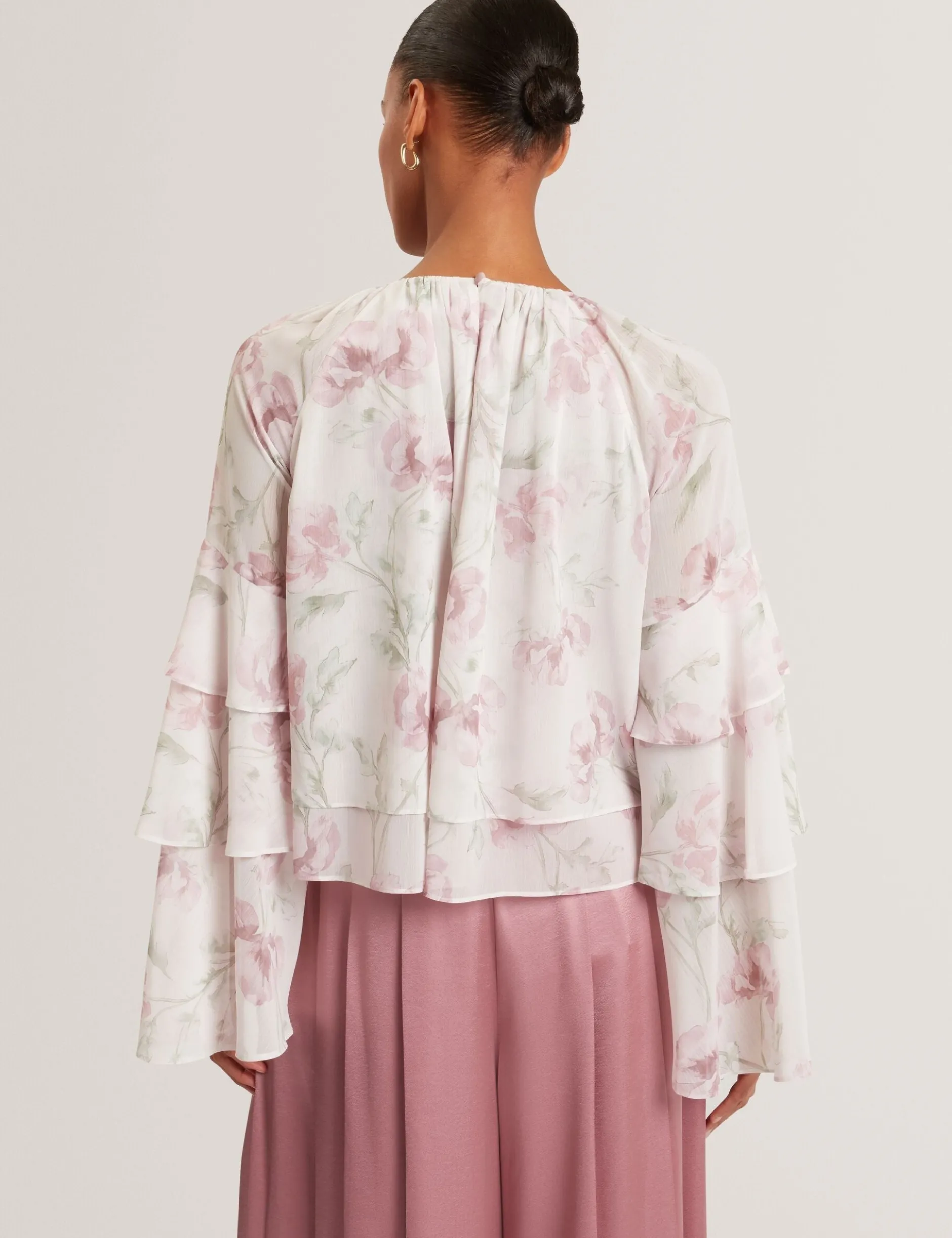 Langarmshirt mit Rosenmuster und Rüschen