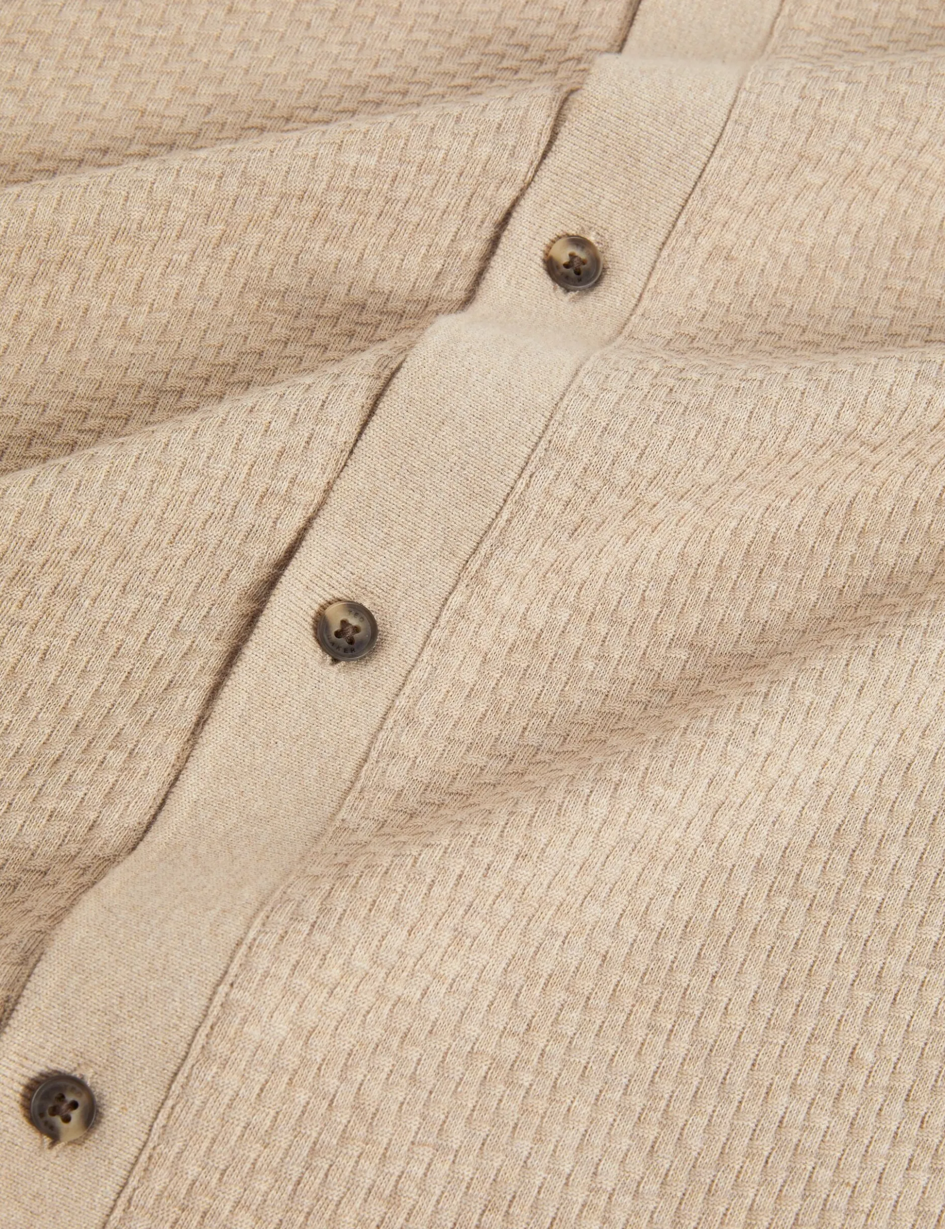 Langärmliges, strukturiertes Poloshirt mit Knopfleiste