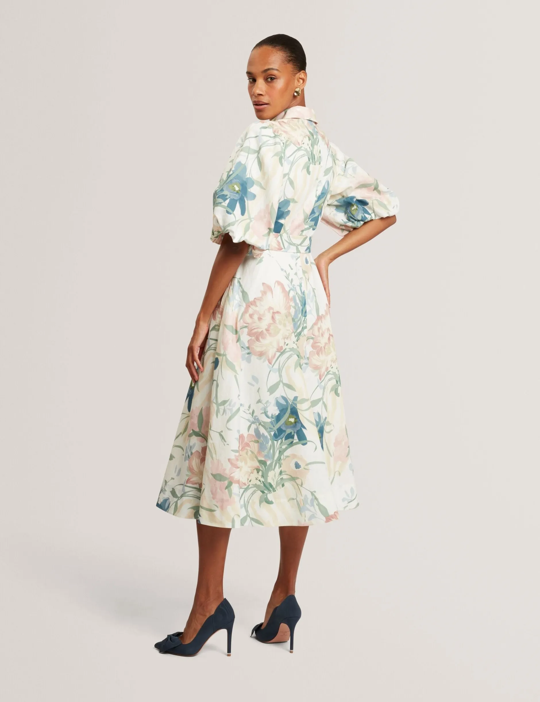 Leinen-Midi-Hemdblusenkleid mit Puffärmeln „Soft Blooms“
