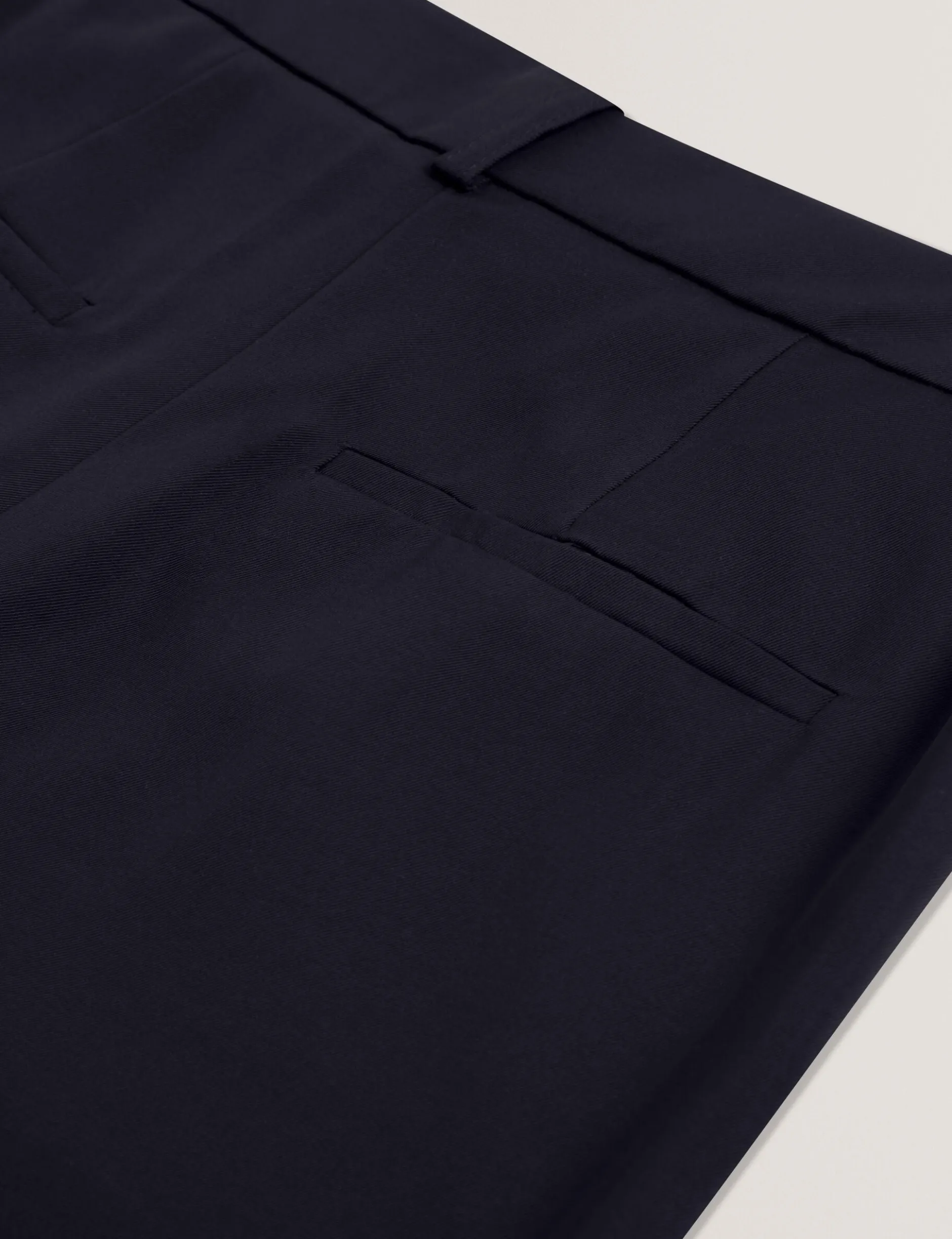 Maßgeschneiderte Schlaghose aus Twill