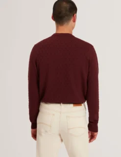 Marken-Pullover mit Rundhalsausschnitt und Struktur