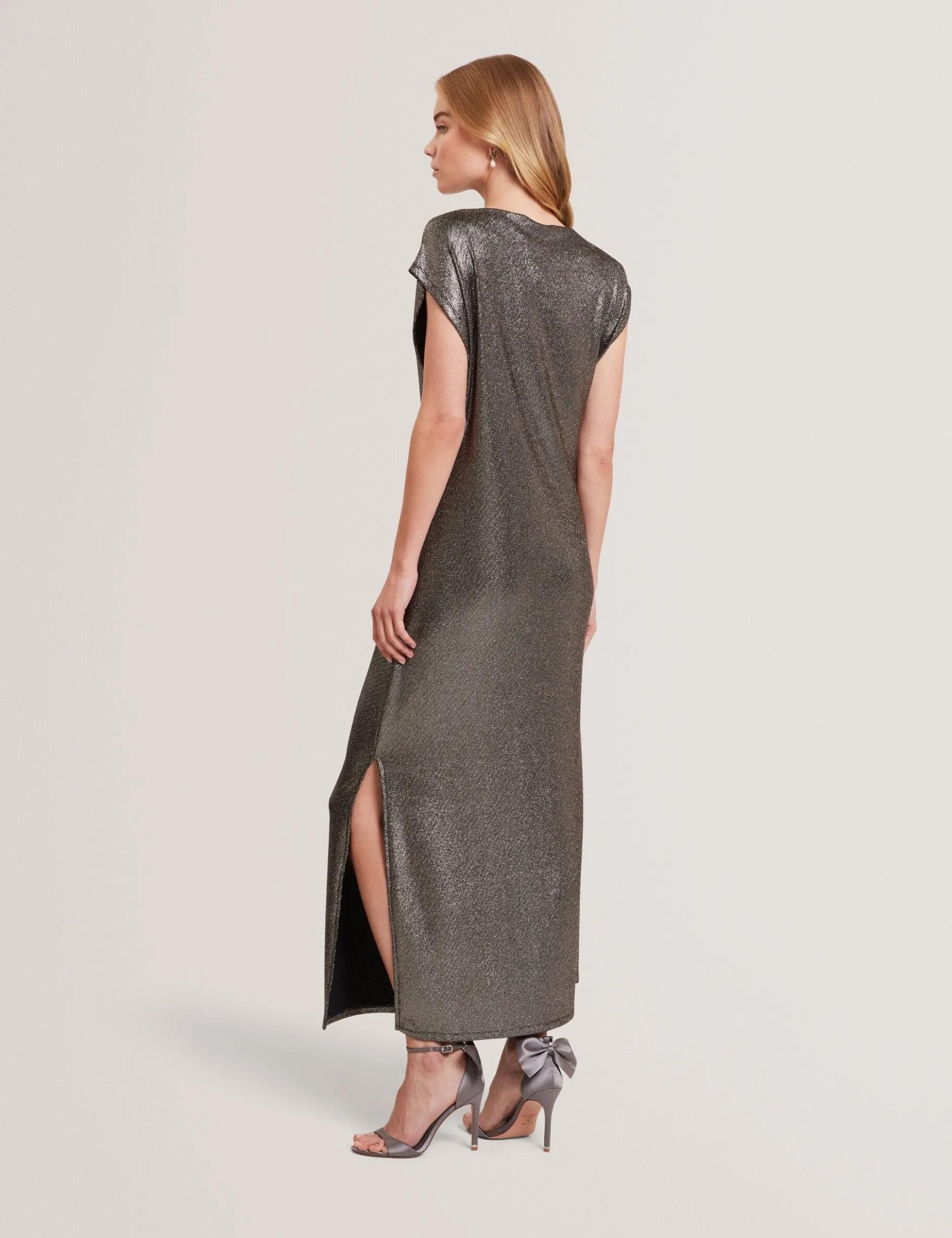 Midi-Kleid aus metallisch schimmerndem Webstoff