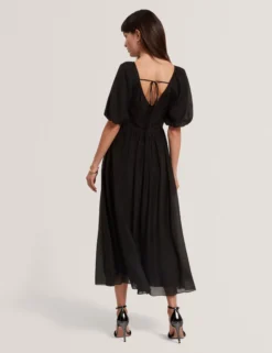 Midikleid aus Webstoff mit Puffärmeln und V-Ausschnitt