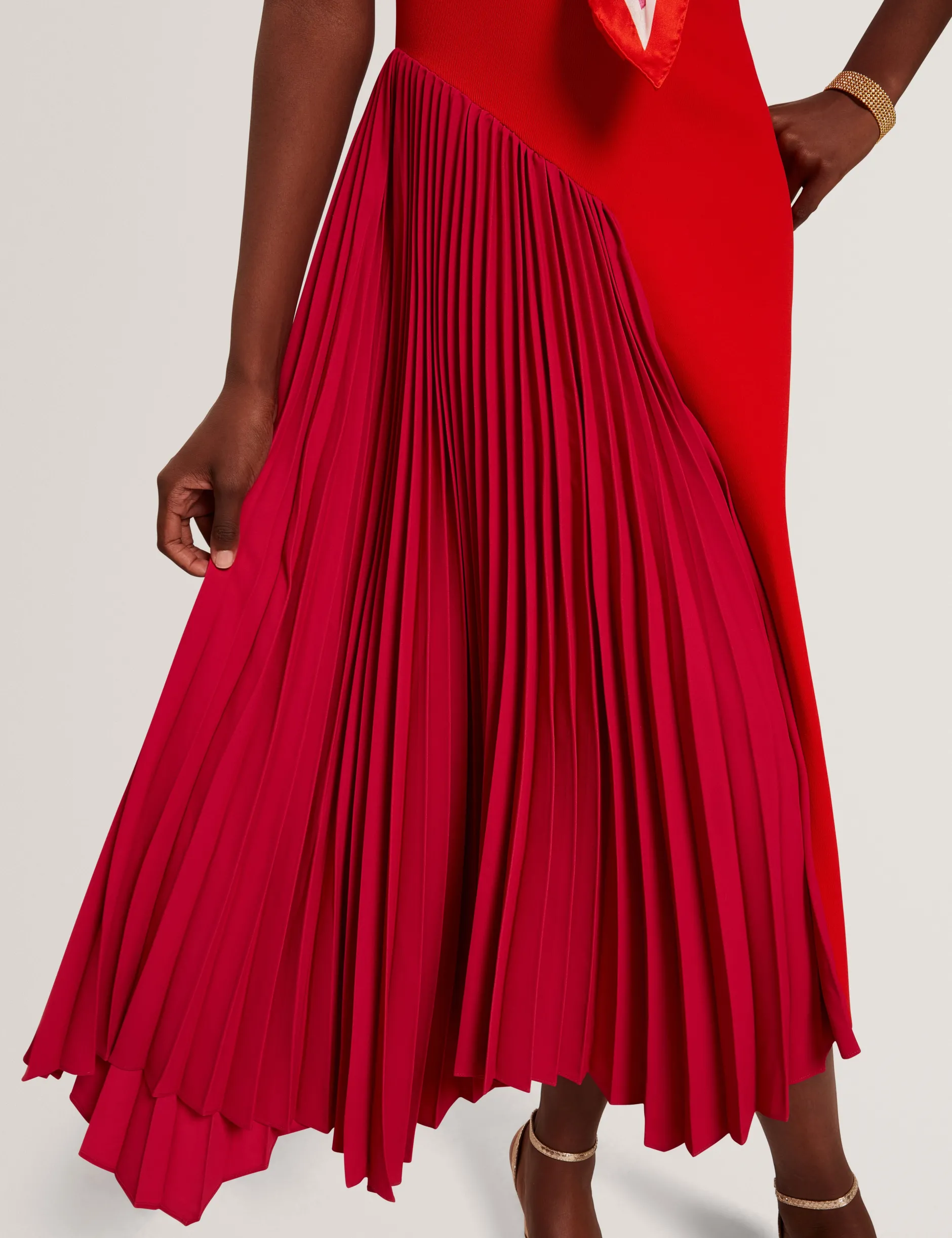 Midikleid mit Farbblock-Falten