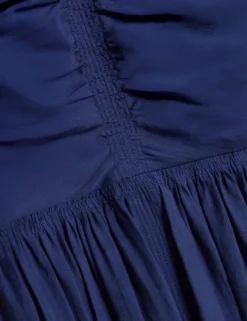 Midikleid mit Puffärmeln, Raffungen und V-Ausschnitt