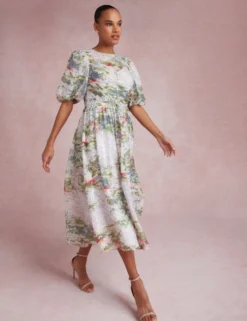 Midikleid mit Seerosenmuster und Puffärmeln