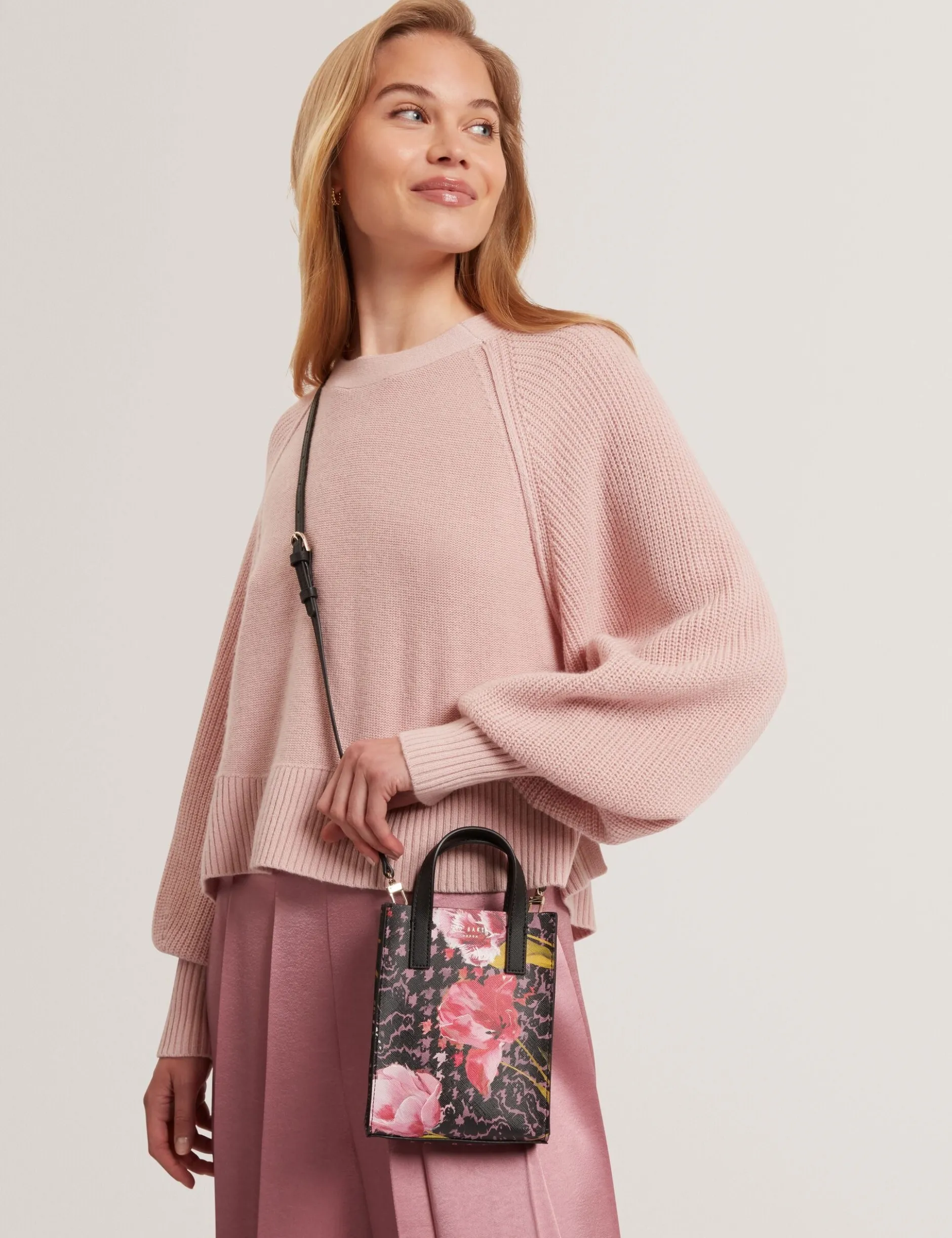 Mini-Tragetasche mit floralem Karomuster