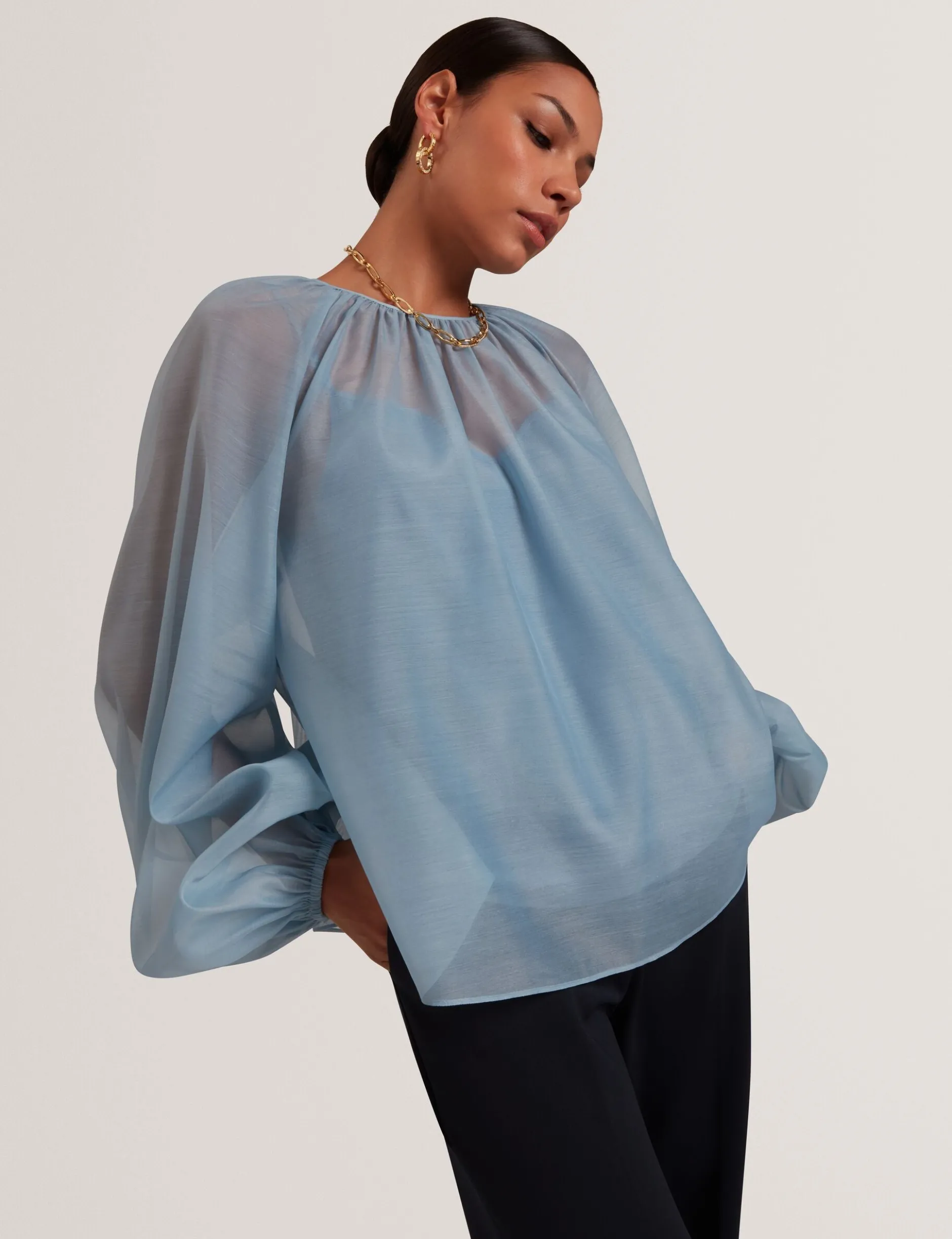 Organza-Bluse mit langen Ballonärmeln