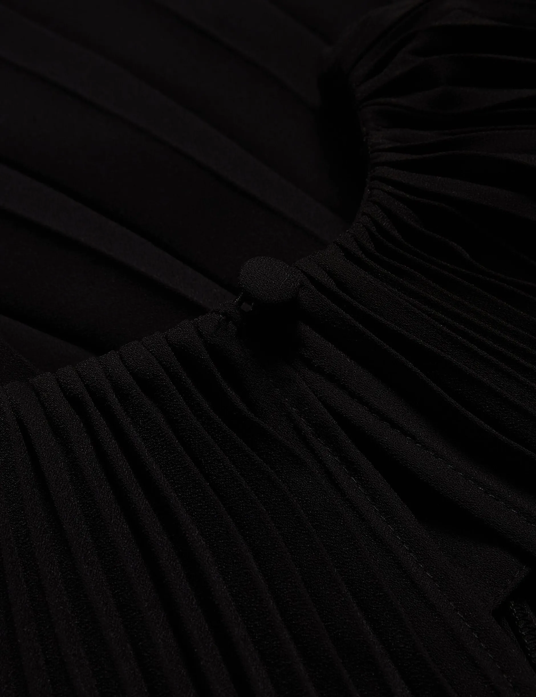 Plissiertes A-Linien-Minikleid mit kurzen Ärmeln