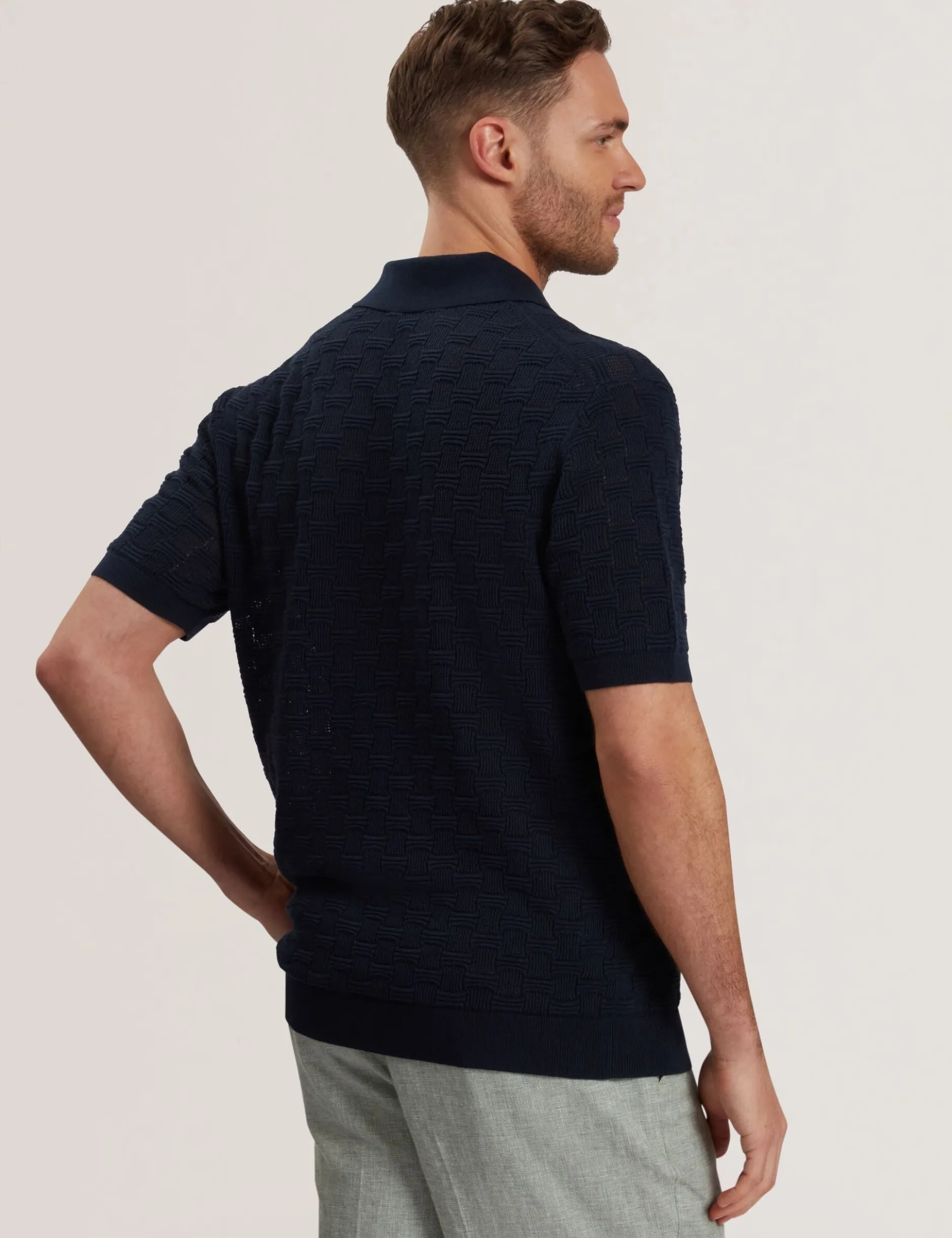 Poloshirt aus strukturiertem Strickgewebe aus Seide und Baumwolle