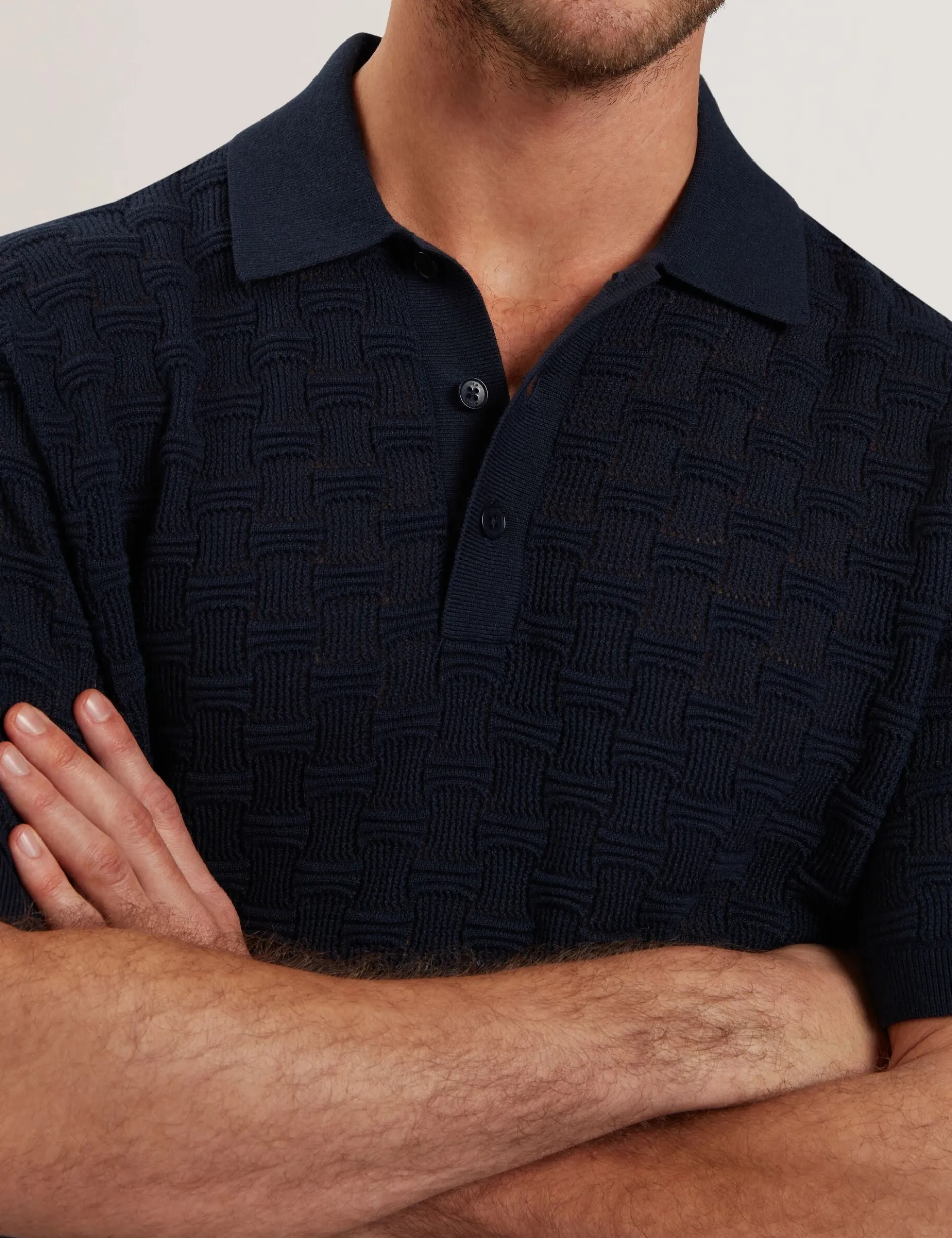 Poloshirt aus strukturiertem Strickgewebe aus Seide und Baumwolle