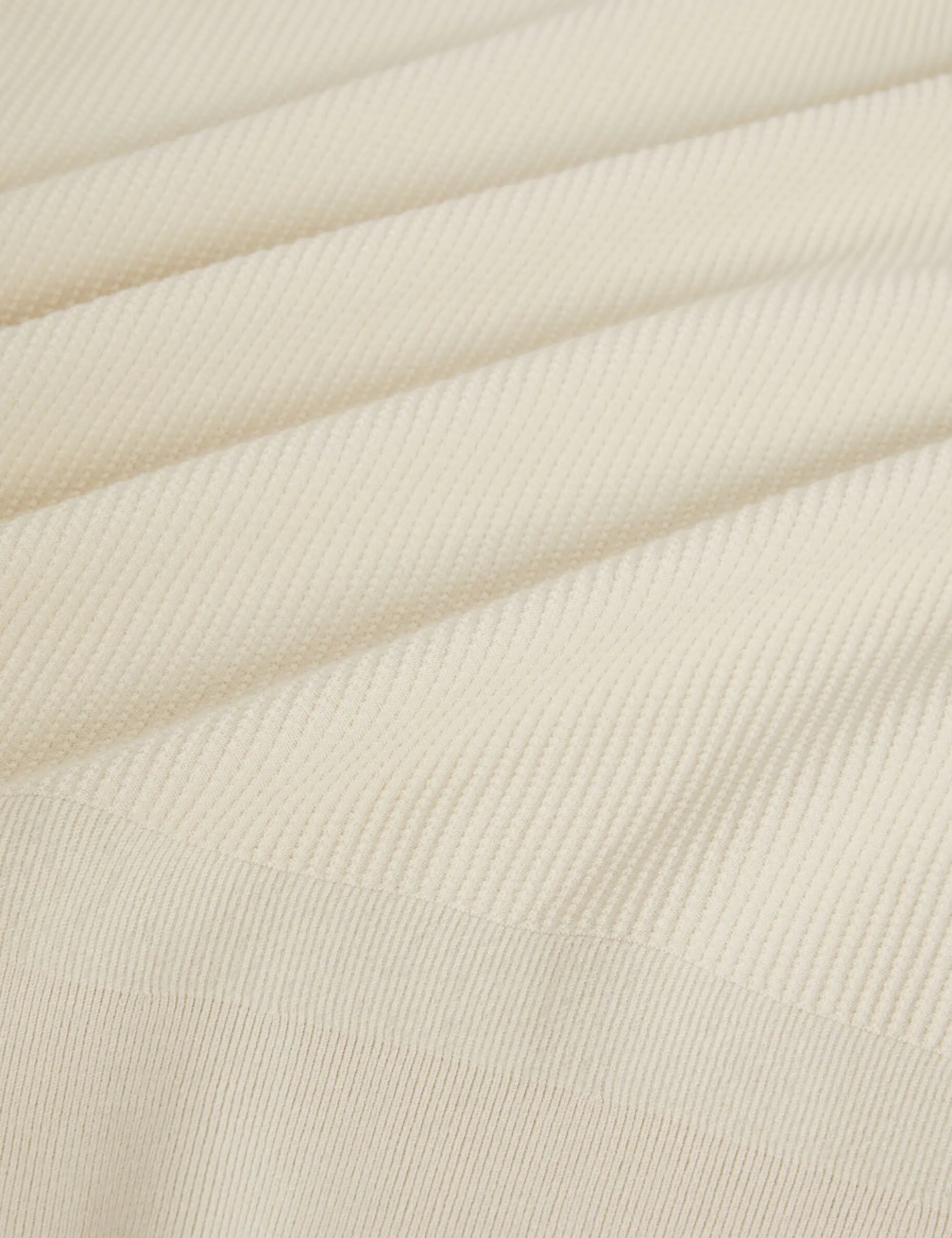 Poloshirt mit Rippstrick und offenem Halsausschnitt