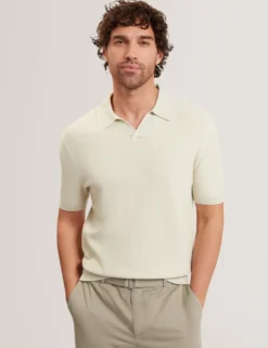 Poloshirt mit Rippstrick und offenem Halsausschnitt