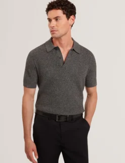 Poloshirt mit strukturierter Stricknaht