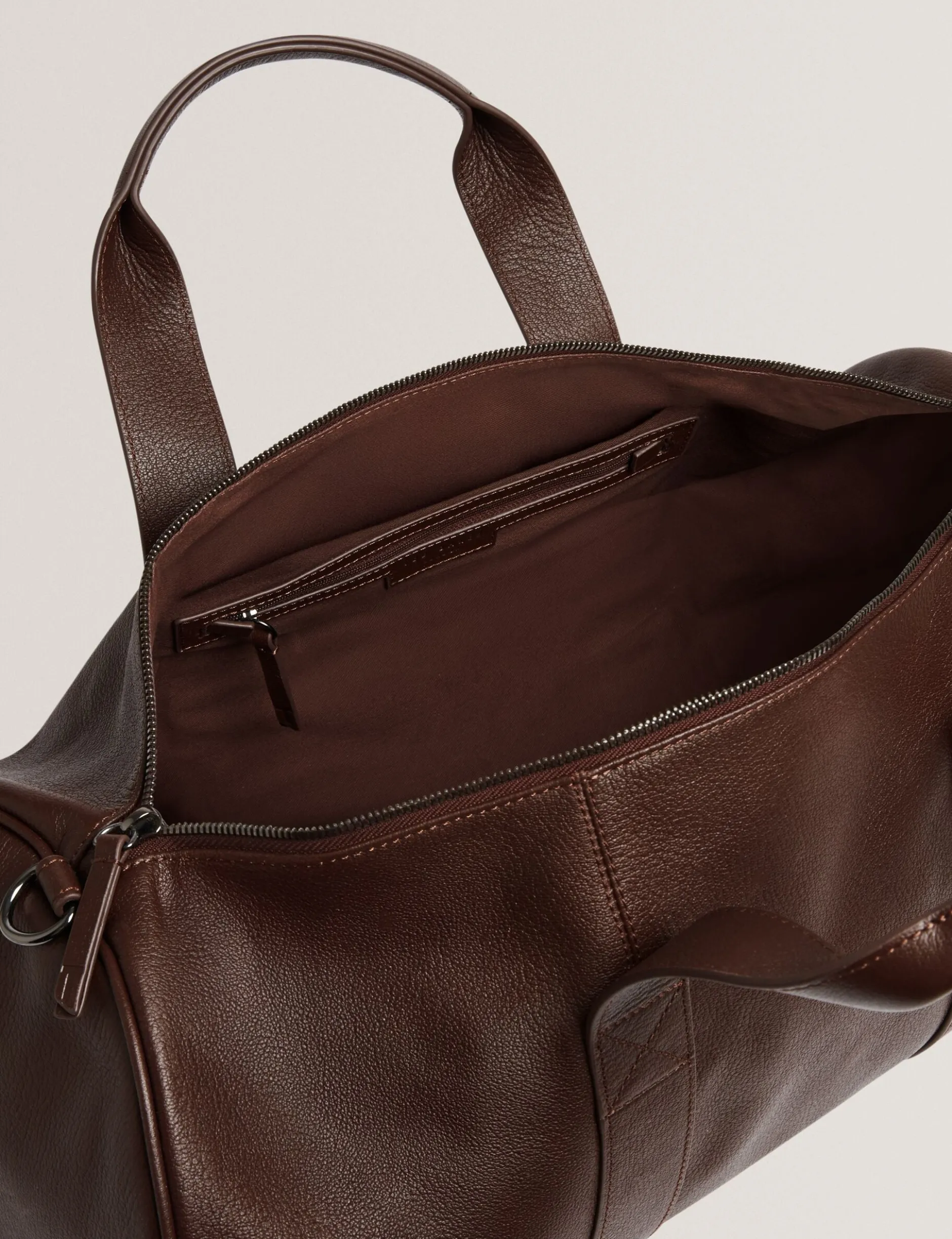Reisetasche aus Leder für Übernachtungen